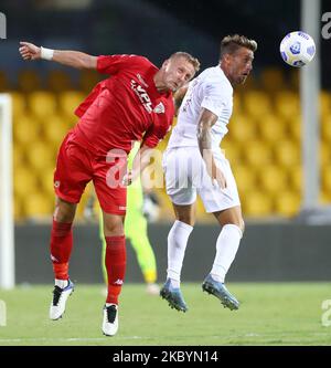 Kamil Glik di SC Benevento e Denis tedesco di SC Reggina durante la partita di calcio amichevole SC Benevento contro SC Reggina allo Stadio Vigorito di Benevento, Italia il 12 settembre 2020 (Foto di Matteo Ciambelli/NurPhoto) Foto Stock