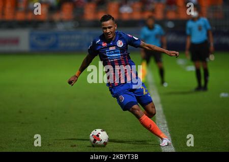 Kevin Deeromram di Port FC in azione durante il concorso Thai League 2020 tra Port FC e Police Tero FC allo stadio Pat il 13 settembre 2020 a Bangkok, Thailandia. (Foto di Vachira Vachira/NurPhoto) Foto Stock