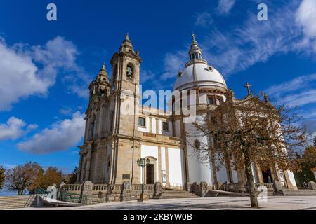 Braga, Portogallo - 1 novembre 2022: Santuario di nostra Signora di Sameiro è un santuario mariano situato a Braga, Portogallo. Foto Stock