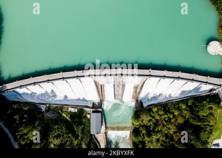 Vista sul lago di Auronzo, detto anche Lago di Santa Caterina, ad Auronzo di Cadore, il 14 settembre 2020. Il Lago Auronzo si trova nelle Dolomiti, vicino alla città di Auronzo di Cadore. (Foto di Manuel Romano/NurPhoto) Foto Stock