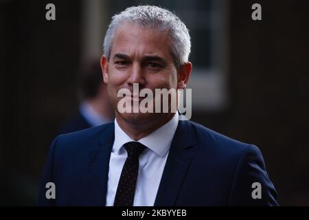 Il Segretario Generale del Tesoro Stephen Barclay arriva a Downing Street per la riunione settimanale del gabinetto, attualmente in corso presso il Foreign Office, a Londra, in Inghilterra, il 15 settembre 2020. (Foto di David Cliff/NurPhoto) Foto Stock