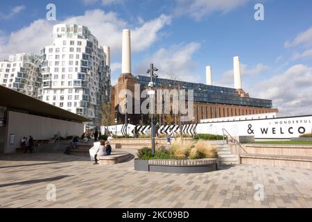 Centrale elettrica e della metropolitana di Battersea, Nine Elms, Vauxhall, Londra, Inghilterra, REGNO UNITO Foto Stock