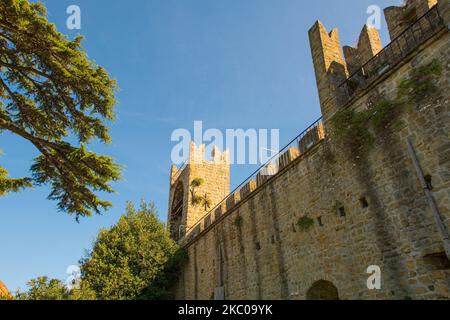 Parte delle mura difensive del 7th ° secolo della città costiera di Pirano in Slovenia. Fa parte della terza parete Foto Stock