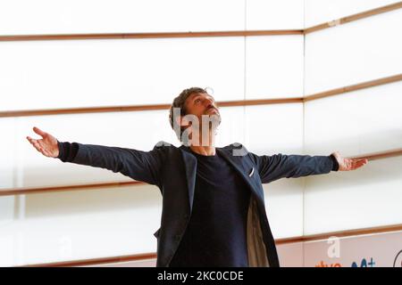 Raul Arevalo partecipa alla fotocellula 'El Lodo' durante il 68th° Festival Internazionale del Film di San Sebastian al Palazzo Kursaal il 21 settembre 2020 a San Sebastian, Spagna. (Foto di Frank Lovicario/NurPhoto) Foto Stock