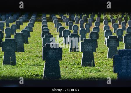 Cimitero di guerra tedesco a Hunkovce contiene le tombe di circa 1.300 dei soldati tedeschi che sono morti durante la battaglia del Passo di Dukla nel settembre-ottobre 1944. Sabato 19 settembre 2020, a Svidnik, nella regione di Presov, Slovacchia. (Foto di Artur Widak/NurPhoto) Foto Stock