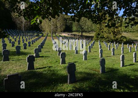 Cimitero di guerra tedesco a Hunkovce contiene le tombe di circa 1.300 dei soldati tedeschi che sono morti durante la battaglia del Passo di Dukla nel settembre-ottobre 1944. Sabato 19 settembre 2020, a Svidnik, nella regione di Presov, Slovacchia. (Foto di Artur Widak/NurPhoto) Foto Stock