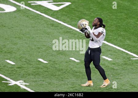 I Santi di New Orleans che hanno fatto ritorno ad Alvin Kamara (41) sono stati assediti durante la prima metà di una partita di football della NFL contro i Detroit Lions a Detroit, Michigan, USA, domenica 4 ottobre 2020 (Foto di Jorge Lemus/NurPhoto) Foto Stock