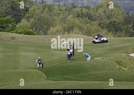 Bernd Wiesberger dell'Austria in azione durante il quarto round del Ballantine's Championship al Blackstone Golf Club di Icheon, Corea del Sud, il 29 aprile 2012. (Foto di Seung-il Ryu/NurPhoto) Foto Stock