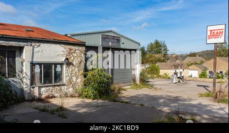 Stazione di servizio/benzina derelict, Regno Unito Foto Stock