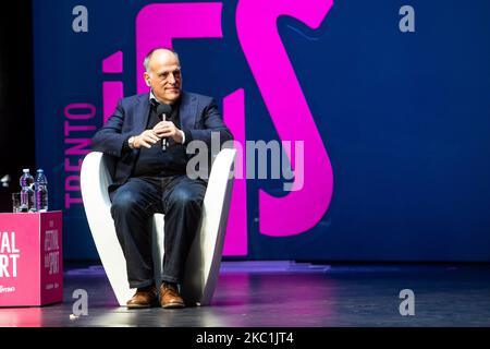 Javier Tebas, presidente della Liga Nacional de Fútbol Profesional (la Liga), partecipa al Festival dello Sport del Teatro Strehler di Milano il 11 2020 ottobre (Foto di Mairo Cinquetti/NurPhoto) Foto Stock