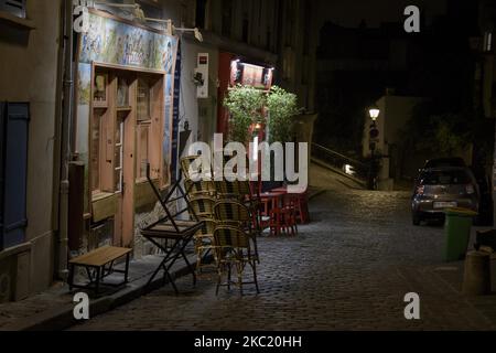 Parigi si prepara per un coprifuoco notturno per affrontare la pandemia del coronavirus, mentre i proprietari di bar e ristoranti temono per le loro attività, a Parigi, in Francia, il 16 ottobre 2020. (Foto di Jacopo Landi/NurPhoto) Foto Stock