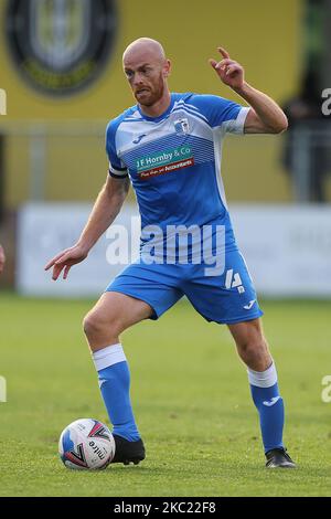 Jason Taylor of Barrow durante la partita della Sky Bet League 2 tra Harrogate Town e Barrow a Wetherby Road, Harrogate, Inghilterra il 17th ottobre 2020. (Foto di Mark Fletcher/MI News/NurPhoto) Foto Stock