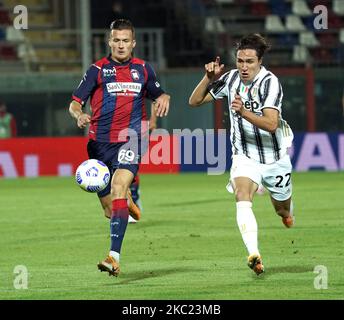 Federico Chiesa di Juventus FC durante la Serie A match tra FC Crotone e Juventus FC il 17 ottobre 2020 stadio Ezio Scida a Crotone (Photo by Gabriele Maricchiolo/NurPhoto) Foto Stock