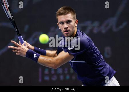 Borna Coric di Croazia durante la sua ATP St. Petersburg Open 2020 International tennis Tournament Final contro Andrey Rublev di Russia il 18 ottobre 2020 alla Sibur Arena di San Pietroburgo, Russia. (Foto di Mike Kireev/NurPhoto) Foto Stock