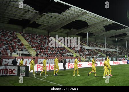 Romania prima undici Mihai Aioani, Radu Dragusin, Stefan Vladoiu, Tudor Baluta, George Ganea, Dennis Man, Alexandru Matan, Marius Marin, Denis Harut, Andrei ciobanu, Darius Olaru durante la partita di calcio tra la Romania U21 e Malta U21 del turno di qualificazione per il Campionato europeo Under-21 2021, a Giurgiu, Romania, il 13 ottobre 2020. (Foto di Alex Nicodim/NurPhoto) Foto Stock