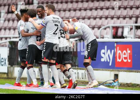 Festeggiamenti dopo Charlton Athletic estendere il loro comando per renderlo 2 - 0 contro Northampton Town, durante la Sky Bet League una partita tra Northampton Town e Charlton Athletic al PTS Academy Stadium, Northampton Sabato 24th ottobre 2020. (Foto di John Cripps/MI News/NurPhoto) Foto Stock