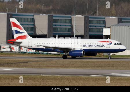 A British Airways Airbus A320 all'aeroporto Findel Lussemburgo il 2nd marzo 2017 (Foto di Robert Smith/MI News/NurPhoto) Foto Stock