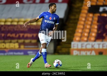 Raffaello Diarra di Oldham Athletic durante la partita del Trofeo EFL tra Bradford City e Oldham Athletic al Coral Windows Stadium di Bradford martedì 10th novembre 2020. (Credit: Eddie Garvey | MI News & Sport Ltd) MI News) (Photo by MI News/NurPhoto) Foto Stock