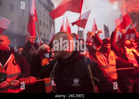 Il protester ha visto durante la marcia di Indipendenza a Varsavia il 11 novembre 2020. (Foto di Maciej Luczniewski/NurPhoto) Foto Stock