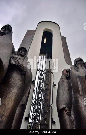 Minsk, Bielorussia - 01 luglio 2014: «Isola del coraggio e del dolore» Isola di Tears a Minsk. Bielorussia. Un memoriale vicino al quartiere Trinity. Foto Stock