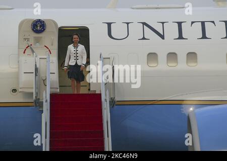 L'ex Segretario di Stato degli Stati Uniti Condoleezza Rice arriva alla base aerea militare di Sungnam, Corea del Sud, il 12 luglio 2005. (Foto di Seung-il Ryu/NurPhoto) Foto Stock