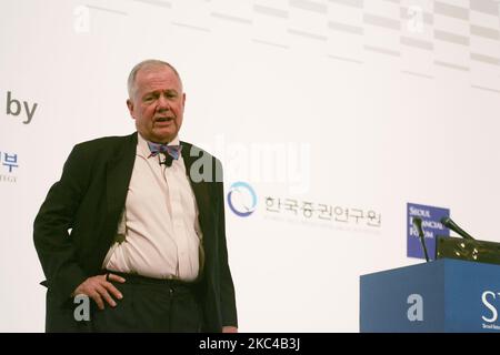 Il Presidente della Rogers Holdings Jim Rogers ha tenuto una conferenza al Forum finanziario internazionale di Seoul, Corea del Sud, il 12 novembre 2008. (Foto di Seung-il Ryu/NurPhoto) Foto Stock