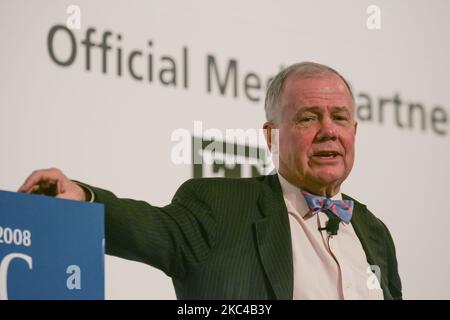 Il Presidente della Rogers Holdings Jim Rogers ha tenuto una conferenza al Forum finanziario internazionale di Seoul, Corea del Sud, il 12 novembre 2008. (Foto di Seung-il Ryu/NurPhoto) Foto Stock