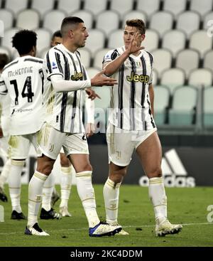 Matthijs de ligt di Juventus e Merih Demiral di Juventus durante la Serie Un incontro tra Juventus e Cagliari Calcio allo Stadio Allianz il 21 novembre 2020 a Torino. (Foto di Giuseppe Cottini/NurPhoto) Foto Stock