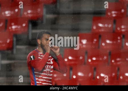 Luis Suarez di Granada festeggia dopo aver segnato il suo primo gol durante la partita di tappa UEFA Europa League Group e tra Granada CF e AC Omonoia all'Estadio Nuevo Los Carmenes il 26 novembre 2020 a Granada, Spagna. (Foto di Jose Breton/Pics Action/NurPhoto) Foto Stock