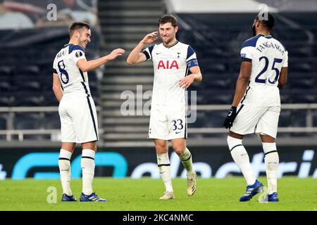 Il centrocampista di Tottenham Harry Winks celebra il suo obiettivo per il 3-0 durante la partita UEFA Europa League Group J tra Tottenham Hotspur e PFC Ludogorets Razgrad presso lo stadio Tottenham Hotspur di Londra giovedì 26th novembre 2020. (Foto di Jon Bromley/MI News/NurPhoto) Foto Stock