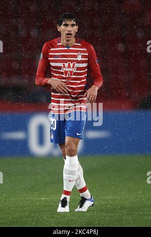 Jesus Vallejo di Granada durante la partita di tappa UEFA Europa League Group e tra Granada CF e AC Omonoia all'Estadio Nuevo Los Carmenes il 26 novembre 2020 a Granada, Spagna. (Foto di Jose Breton/Pics Action/NurPhoto) Foto Stock