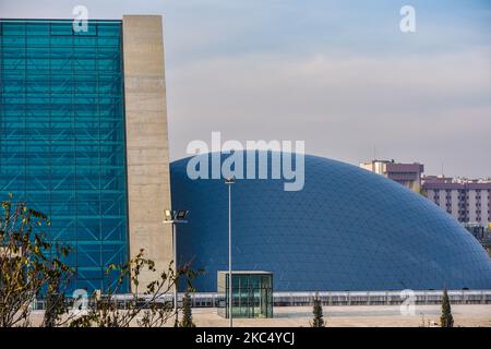 Una vista esterna dell'edificio principale dell'Orchestra Sinfonica Presidenziale Turca (CSO) prima della sua riapertura ufficiale il 3 dicembre dopo il completamento dei lavori di ristrutturazione, il 30 novembre 2020 ad Ankara, Turchia. Il CSO è una delle prime orchestre sinfoniche del mondo, con la sua storia che risale al 1826. (Foto di Altan Gocher/NurPhoto) Foto Stock