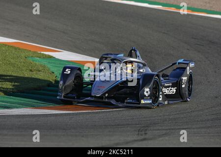 05 VANDOORNE Stoffel (BER), Mercedes-Benz EQ Formula e Team, Mercedes-Benz EQ Silver Arrow 02, azione durante i test ufficiali pre-stagione del Campionato ABB Formula e sul circuito Ricardo Tormo di Valencia il 28 novembre 29 e il 1 dicembre in Spagna. (Foto di Xavier Bonilla/NurPhoto) Foto Stock