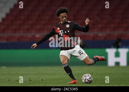 Leroy sane del Bayern ha superato durante la UEFA Champions League Group Una partita di palco tra Atletico Madrid e il Bayern Muenchen all'Estadio Wanda Metropolitano il 1 dicembre 2020 a Madrid, Spagna. (Foto di Jose Breton/Pics Action/NurPhoto) Foto Stock