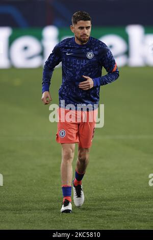 Jorginho di Chelsea durante il warm-up prima della partita di tappa UEFA Champions League Group e tra il FC Sevilla e il Chelsea FC a Estadio Ramon Sanchez Pizjuan il 2 dicembre 2020 a Siviglia, Spagna. (Foto di Jose Breton/Pics Action/NurPhoto) Foto Stock