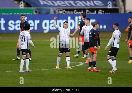 Connor Roberts durante il Campionato Sky Bet tra Swansea City e Luton Town al Liberty Stadium il 05 dicembre 2020 a Swansea, Galles. (Foto di MI News/NurPhoto) Foto Stock