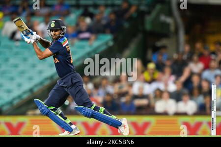 Shikhar Dhawan of India bats durante il gioco due delle Twenty20 serie internazionali tra Australia e India a Sydney Cricket Ground il 06 dicembre 2020 a Sydney, Australia (solo per uso editoriale) (Foto di Izhar Khan/NurPhoto) Foto Stock