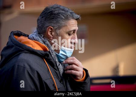 Xavier Garcia-Albiol, sindaco di Badalona. Tre migranti sub-sahariani senza casa e ventisette feriti gravemente nel fuoco di un edificio industriale occupato a Badalona, vicino a Barcellona. Poi, alcuni degli abitanti della fabbrica si sono espressi contro ciò che considerano un'azione razzista da parte del consiglio comunale, governato dal leader del PP Xavier Garcia-Albiol. A Badalona, Barcellona, Catalogna, Spagna, il 10 dicembre, 2020. (Foto di Albert Llop/NurPhoto) Foto Stock
