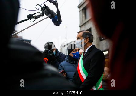 Il sindaco di Milano Beppe Sala è stato visto durante la commemorazione del bombardamento di Piazza Fontana a Milano, Milano, Italia, il 12 2020 dicembre. Il bombardamento di Piazza Fontana fu un attentato terroristico avvenuto il 12 dicembre 1969, quando una bomba esplose presso la sede della Banca Nazionale dell'Agricoltura di Piazza Fontana (nei pressi del Duomo) a Milano, uccidendo 17 persone e ferendo 88 persone. Lo stesso pomeriggio, altre tre bombe sono state detonate a Roma e a Milano, e un'altra è stata trovata inesplosa. (Foto di Mairo Cinquetti/NurPhoto) Foto Stock