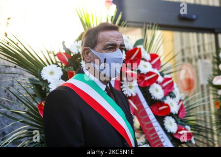 Il sindaco di Milano Beppe Sala è stato visto durante la commemorazione del bombardamento di Piazza Fontana a Milano, Milano, Italia, il 12 2020 dicembre. Il bombardamento di Piazza Fontana fu un attentato terroristico avvenuto il 12 dicembre 1969, quando una bomba esplose presso la sede della Banca Nazionale dell'Agricoltura di Piazza Fontana (nei pressi del Duomo) a Milano, uccidendo 17 persone e ferendo 88 persone. Lo stesso pomeriggio, altre tre bombe sono state detonate a Roma e a Milano, e un'altra è stata trovata inesplosa. (Foto di Mairo Cinquetti/NurPhoto) Foto Stock