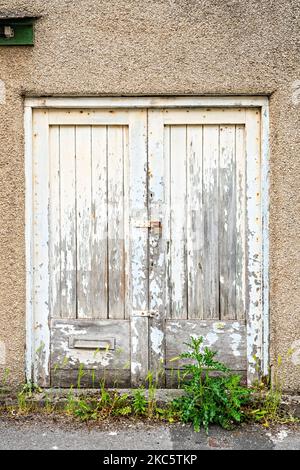 Due porte in legno per riporre l'area Foto Stock