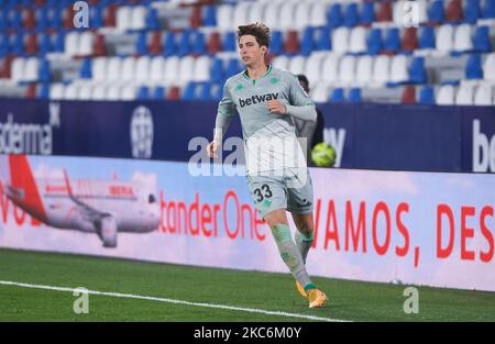 Juan Miranda di Real Betis durante la Liga Santander mach tra Levante e Real Betis a Estadio Ciutat de Valencia il 29 dicembre 2020 a Valencia, Spagna (Foto di Maria Jose Segovia/NurPhoto) Foto Stock