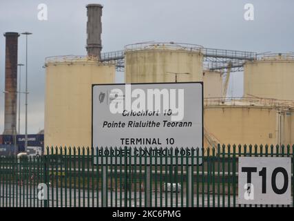 Il posto di controllo di frontiera nel porto di Dublino. Il periodo di transizione della Brexit termina stasera ed entrano in vigore nuovi accordi commerciali per il Mare d’Irlanda. Giovedì 31 dicembre 2020 a Dublino, Irlanda. (Foto di Artur Widak/NurPhoto) Foto Stock