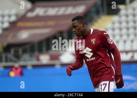 Wilfred Singo del Torino FC delusione durante la Serie Una partita di calcio tra Torino FC e Hellas Verona FC allo Stadio Olimpico Grande Torino il 6 gennaio 2021 a Torino. Gli stadi sportivi in Italia restano soggetti a rigorose restrizioni a causa della pandemia di Coronavirus, in quanto le leggi governative di allontanamento sociale vietano ai fan di entrare nei locali, con conseguente gioco a porte chiuse (Foto di Alberto Gandolfo/NurPhoto) Foto Stock