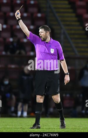 Arbitro, Brett Huxtable reagisce durante la partita della Sky Bet League Two tra Leyton Orient e Morecambe al Breyer Group Stadium il 16 gennaio 2021 a Londra, Inghilterra. (Foto di MI News/NurPhoto) Foto Stock