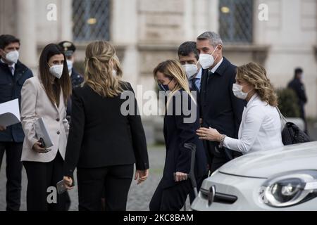 Il leader italiano Giorgia Meloni (C) arriva per un incontro con il presidente italiano Sergio Mattarella a Palazzo del Quirinale per formare un nuovo governo a seguito delle dimissioni del primo ministro Giuseppe Conte, 29 gennaio 2021. (Foto di Christian Minelli/NurPhoto) Foto Stock