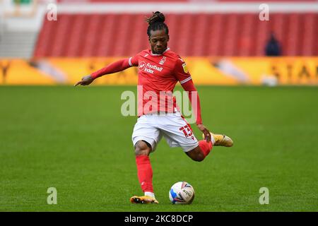 Gaetan Bong (13) della Foresta di Nottingham in azione durante la partita del Campionato Sky Bet tra la Foresta di Nottingham e Barnsley al City Ground, Nottingham, Inghilterra il 30th gennaio 2021. (Foto di Jon Hobley/MI News/NurPhoto) Foto Stock