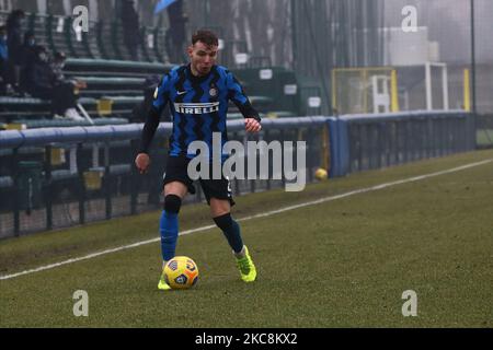 TIBO Persyn del FC Internazionale U19 in azione durante la Primavera TIM Cup tra FC Internazionale U19 e Crotone U19. FC Internazionale U19 ha vinto 3-0 su Crotone U19, Milano, Italia, il 03 2021 febbraio (Foto di Mairo Cinquetti/NurPhoto) Foto Stock