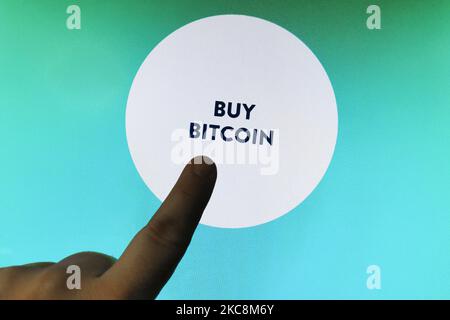 Bitcoin ATM è visto a Cracovia, in Polonia, il 22 gennaio 2021. (Foto di Beata Zawrzel/NurPhoto) Foto Stock