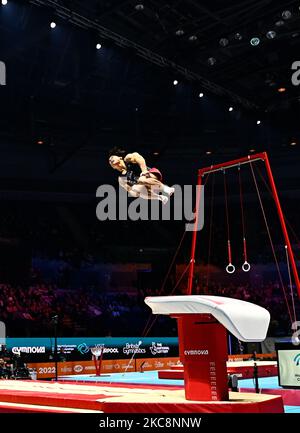 Liverpool, Regno Unito. 04th Nov 2022. Campionati mondiali di ginnastica 2022. L'arena M&S Bank. Liverpool. Asher Hong (USA) sul suo Vault durante la finale di Mens all round ai Mondiali di ginnastica 2022. Credit: Sport in Pictures/Alamy Live News Foto Stock